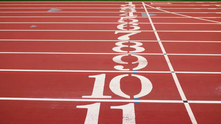 Marcações e numeração das pistas de um estádio de atletismo